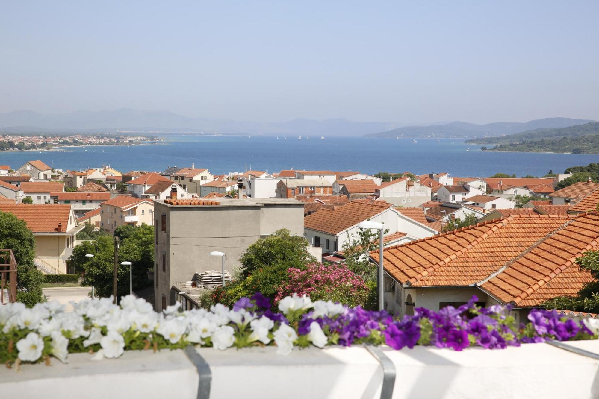 Apartments Katarine Zrinske Vodice Esterno foto