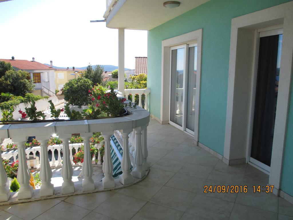 Apartments Katarine Zrinske Vodice Esterno foto
