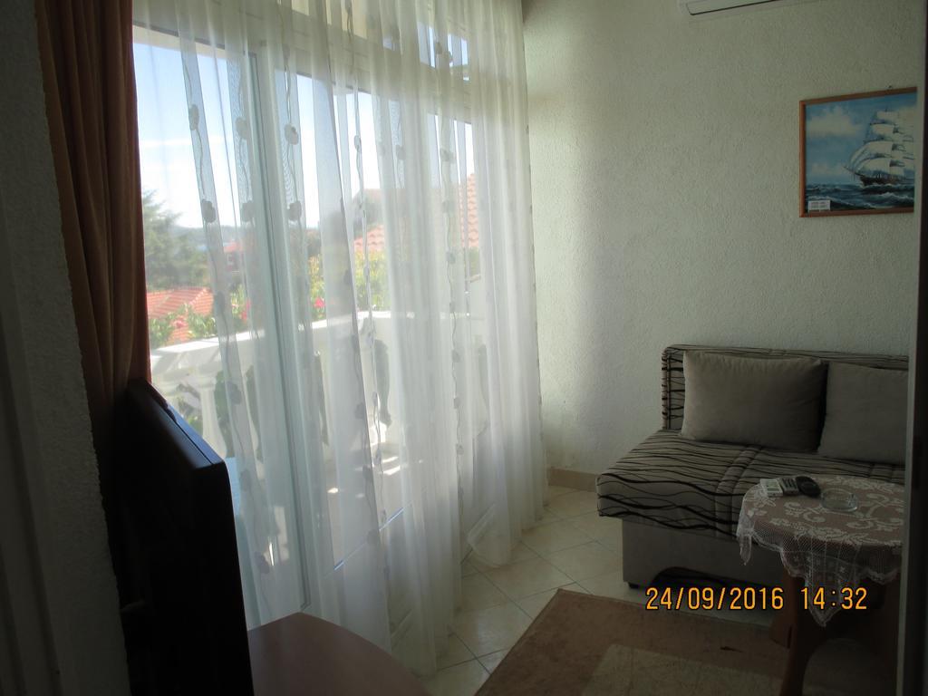 Apartments Katarine Zrinske Vodice Esterno foto